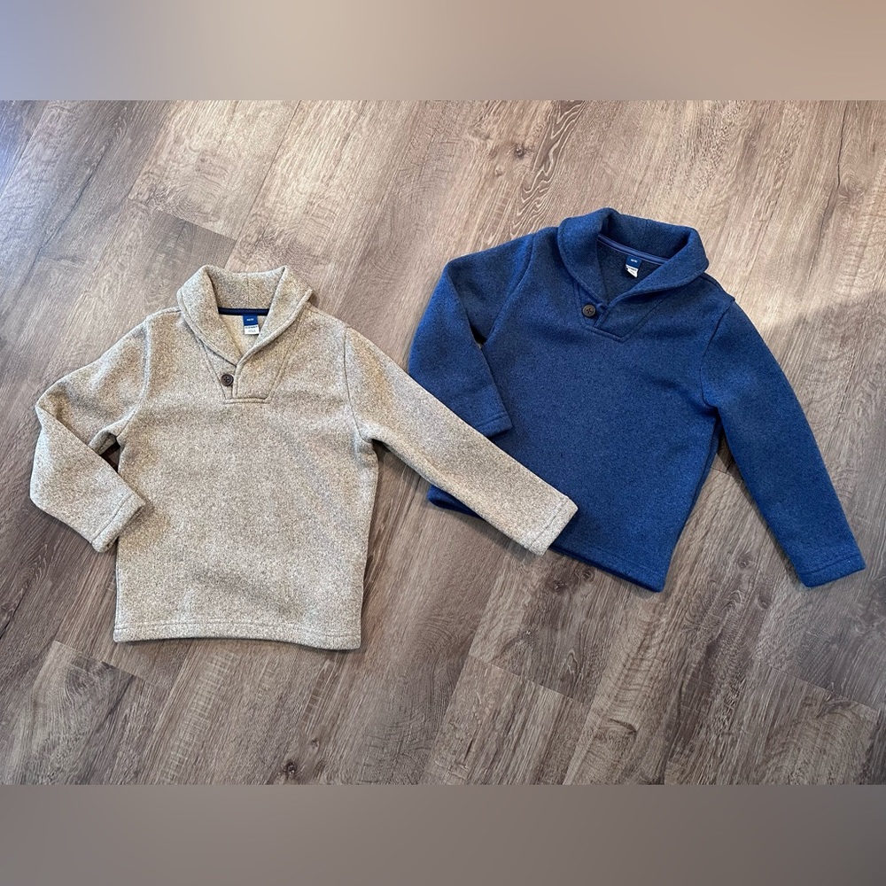(2) Boys Old Navy sweaters, size XS (5)